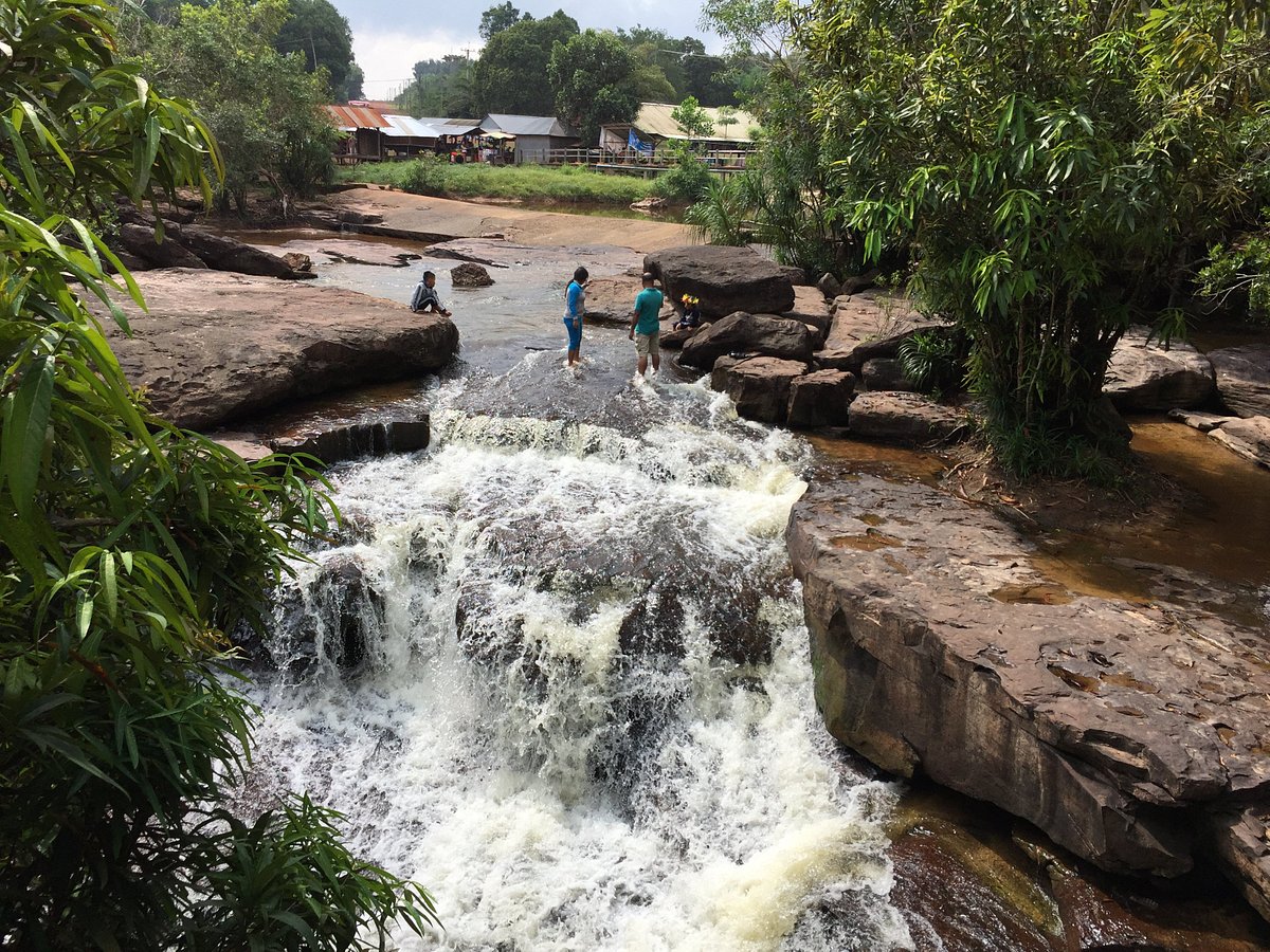 menikmati-pemandangan-indah-di-air-terjun-kbal-chhay-destinasi-wisata-tersembunyi-di-kamboja